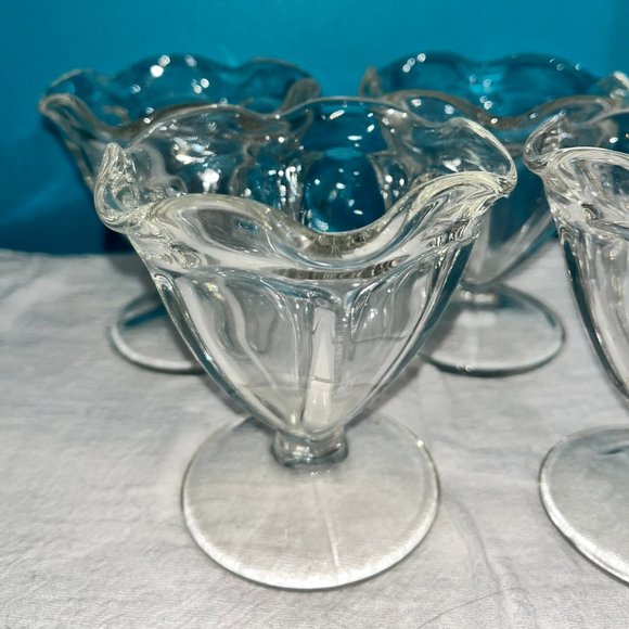 Vintage Anchor Hocking Glass Ice Cream Sundae Dishes, Set of 4 - Picture 3 of 9